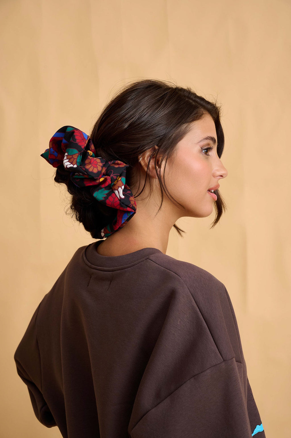 Patty Scrunchie (Floral Black)
